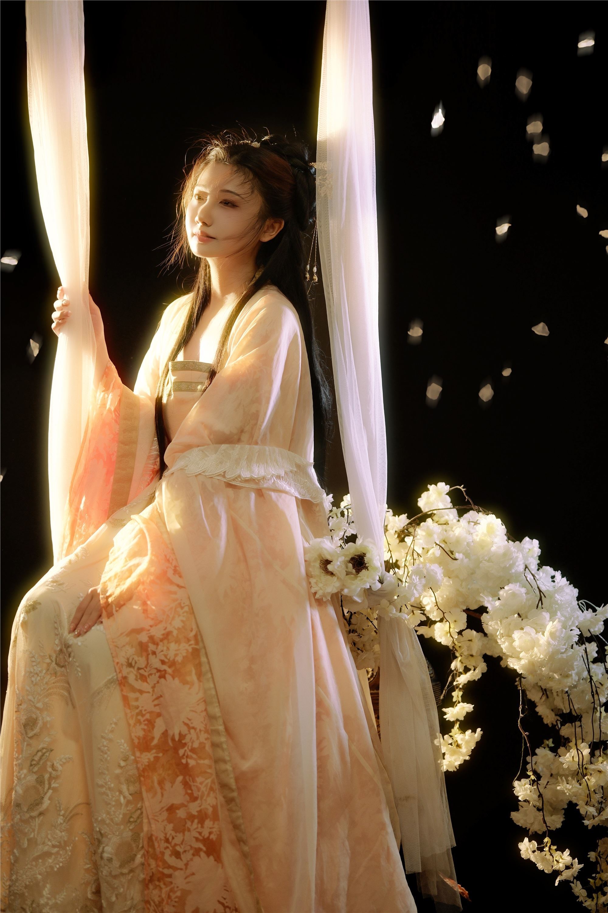 YITUYU艺图语 2025.01.11 花吻 安九鱼